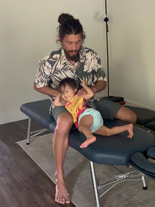 Chiropractor Ewa Beach HI Brenden Calio With Little Girl Chiropractor Ewa Beach HI Brenden Calio With Little Girl